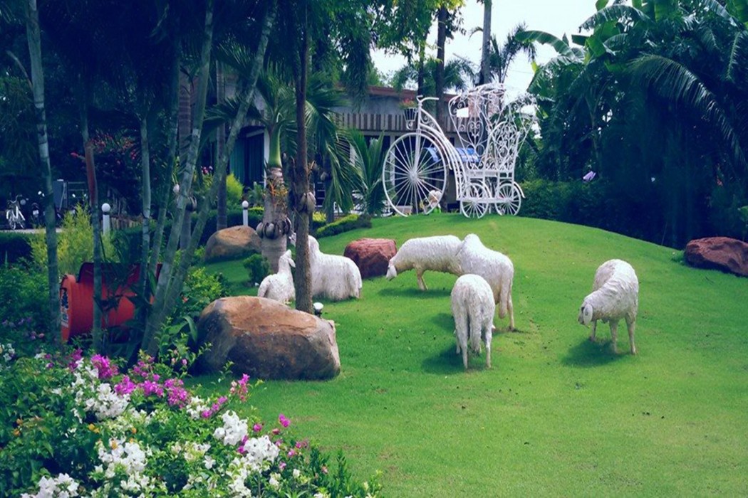 The Canal Garden Resort 24/60