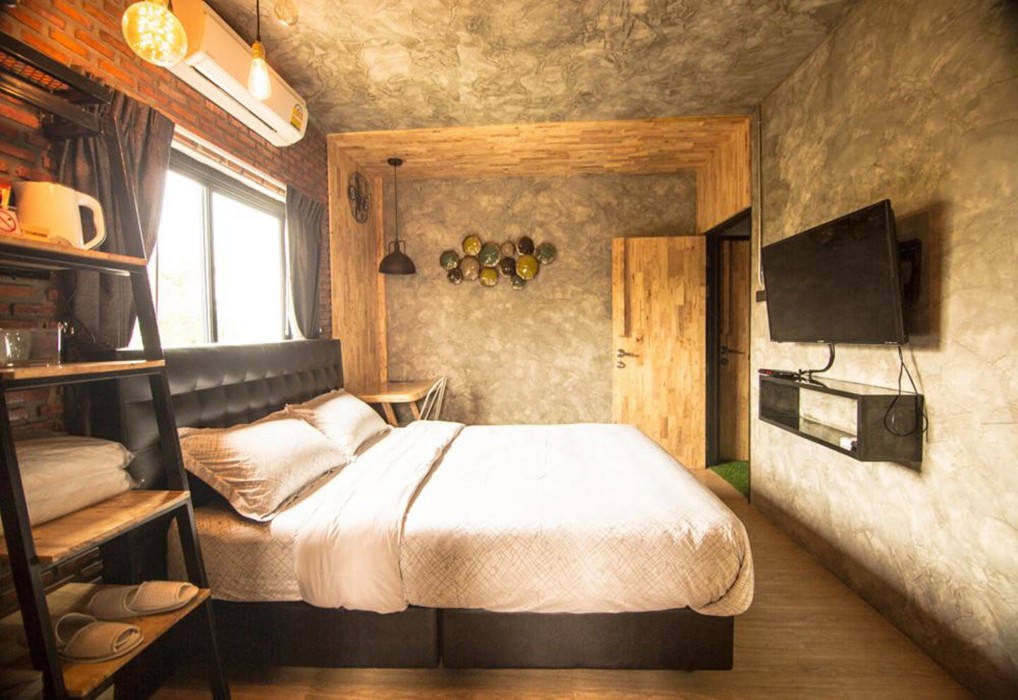 Bed Loft Cafe 10/63