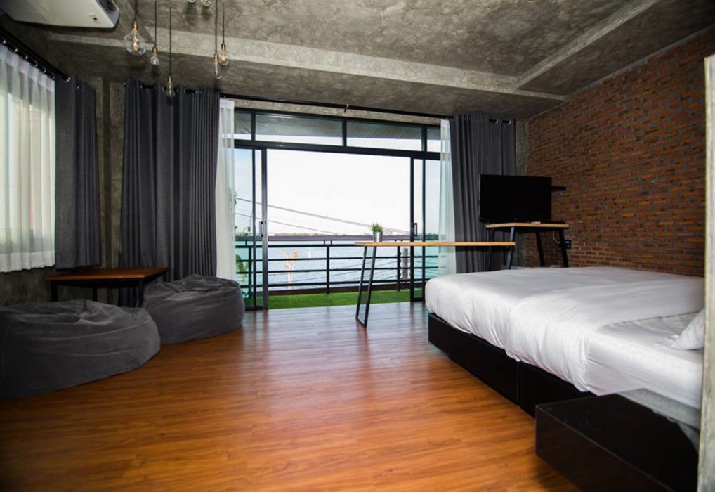Bed Loft Cafe 30/63