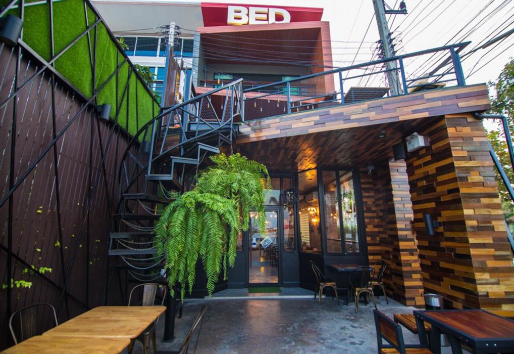Bed Loft Cafe 24/63