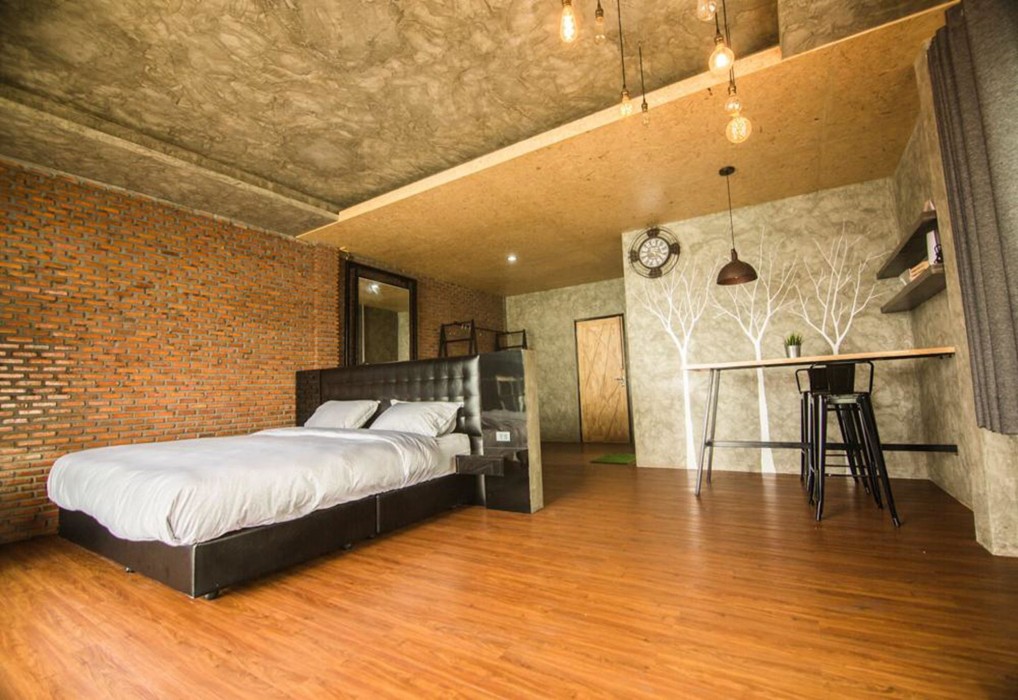Bed Loft Cafe 9/63