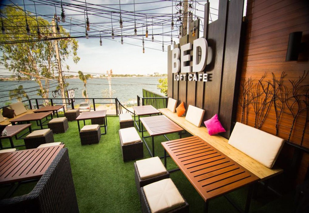 Bed Loft Cafe 32/63