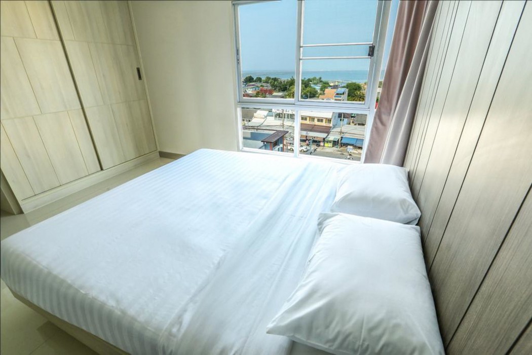 Central Place Serviced Apartment Angsila 39/71