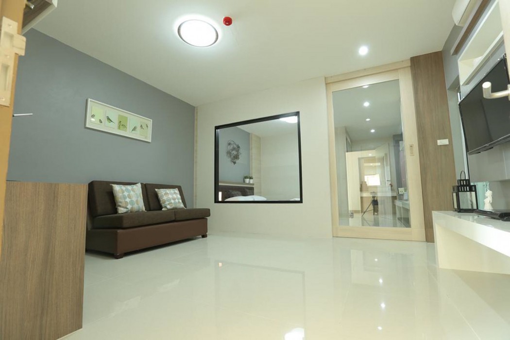 Central Place Serviced Apartment Angsila 45/71