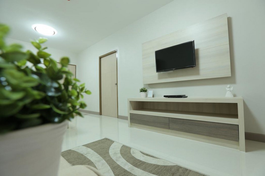 Central Place Serviced Apartment Angsila 51/71