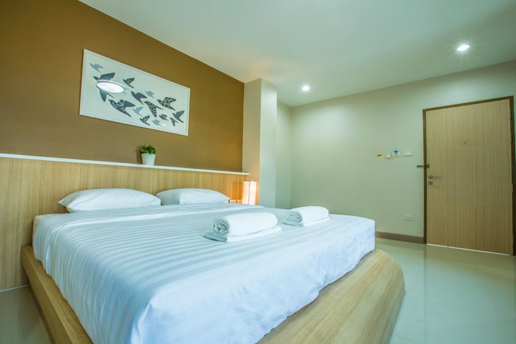 Central Place Serviced Apartment Angsila 25/71
