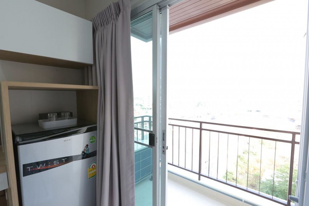 Central Place Serviced Apartment Angsila 36/71