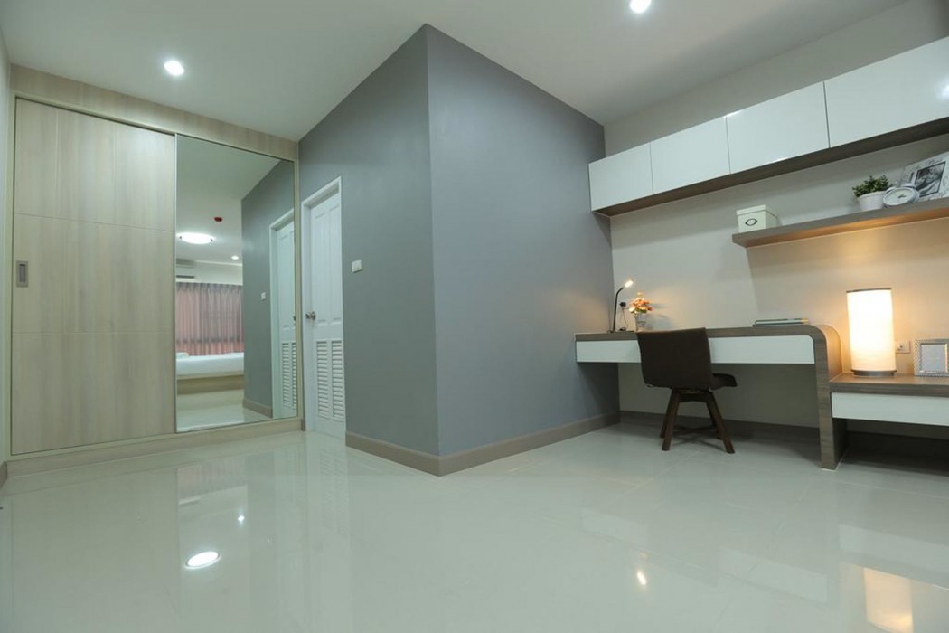 Central Place Serviced Apartment Angsila 44/71