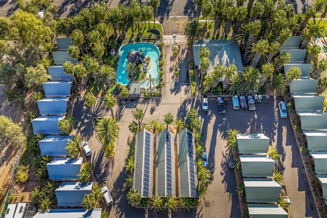 Desert Palms Alice Springs 2/28