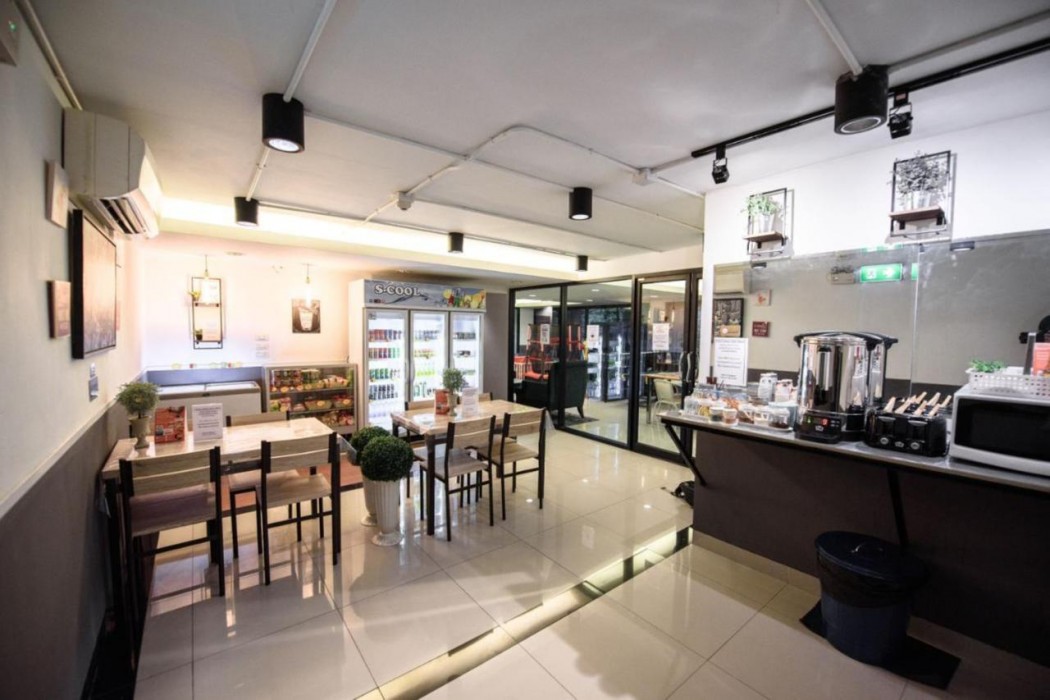48 Metro Hotel Bangkok by ZUZU 60/101