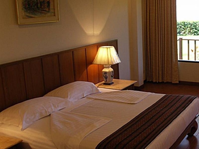 Sailom Resort Bangsaphan 19/55