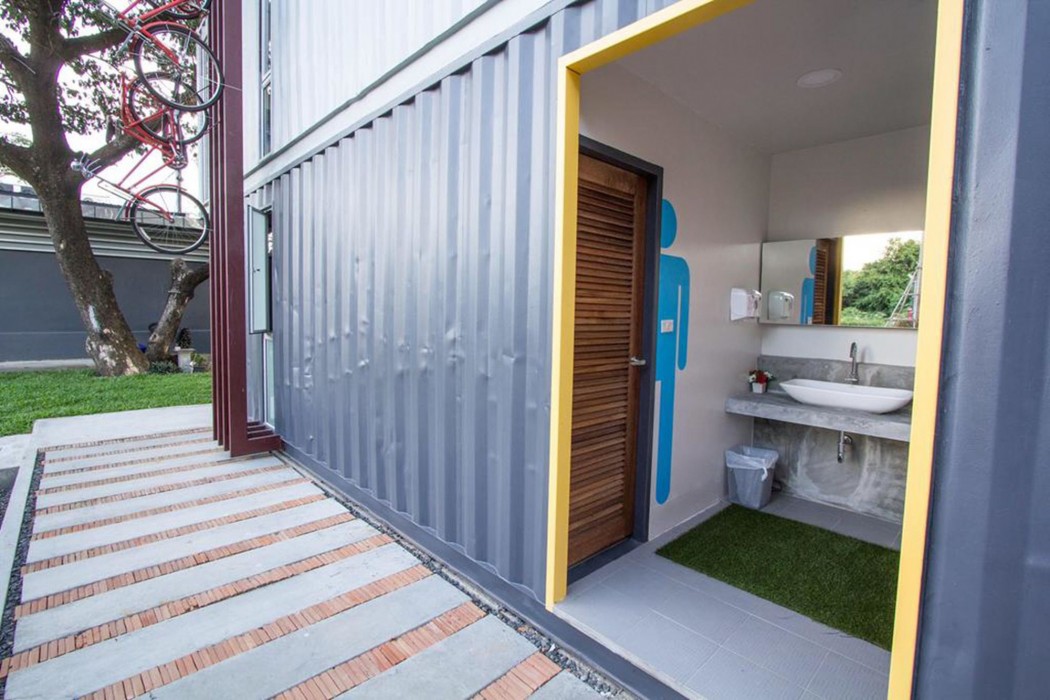 Ducati Bike Box Hostel 40/53