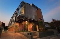 The Plubpla Serviced Apartment 35/42