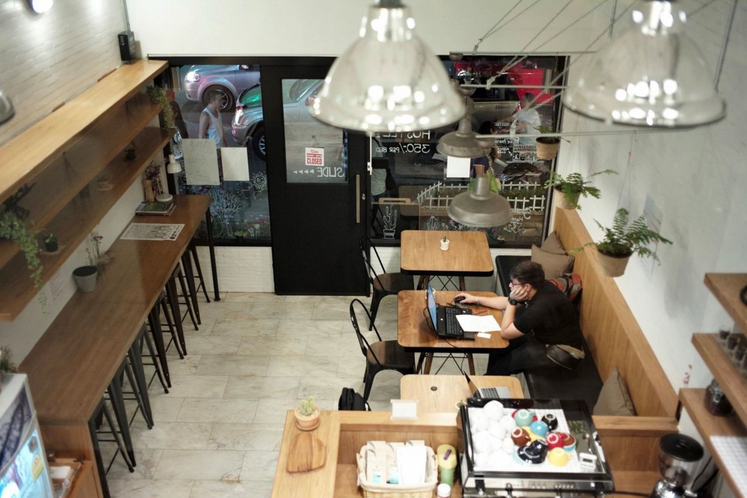 Bed Addict Hostel X Cafe 17/63