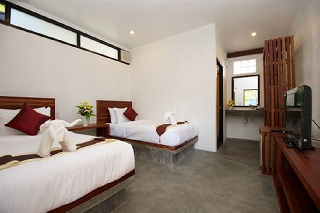 Sunshine Beach Resort 24/100