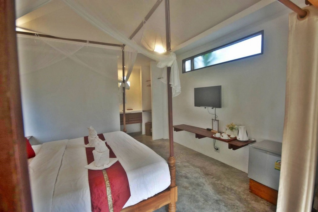 Sunshine Beach Resort 36/100