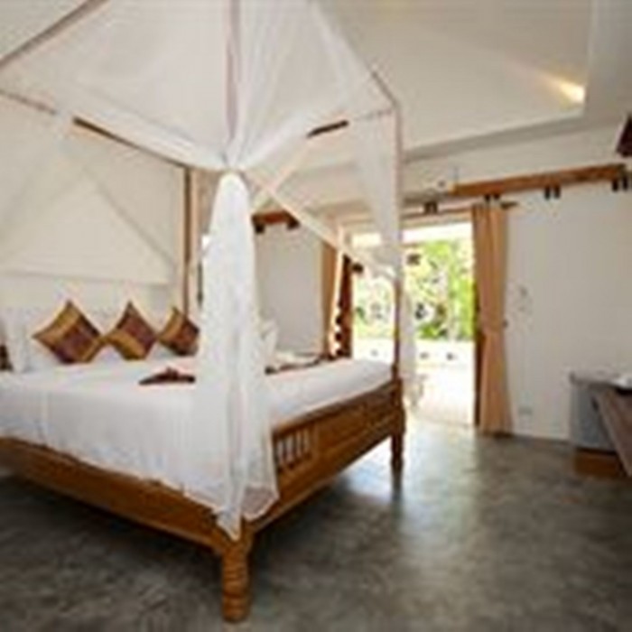 Sunshine Beach Resort 40/100