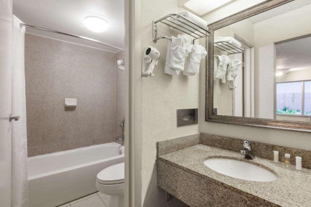 Days Inn by Wyndham Kenner/New Orleans Airport South 10/29