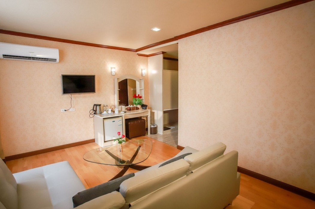 Korat Hotel 38/87