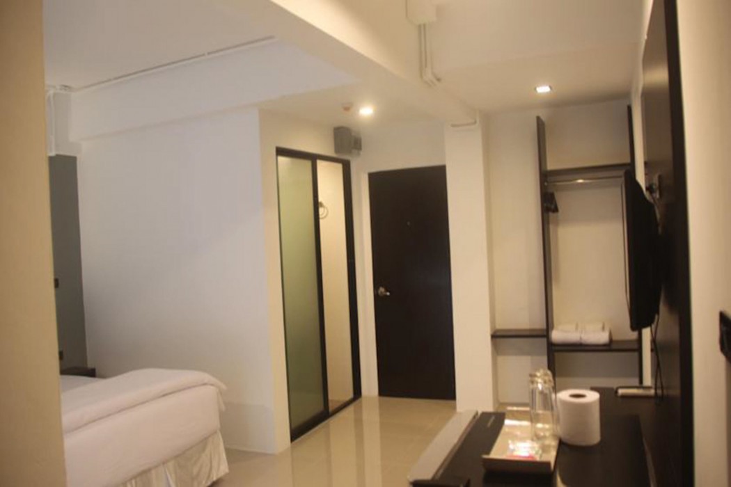 Izen Pure Budget Hotel & Residences 24/49