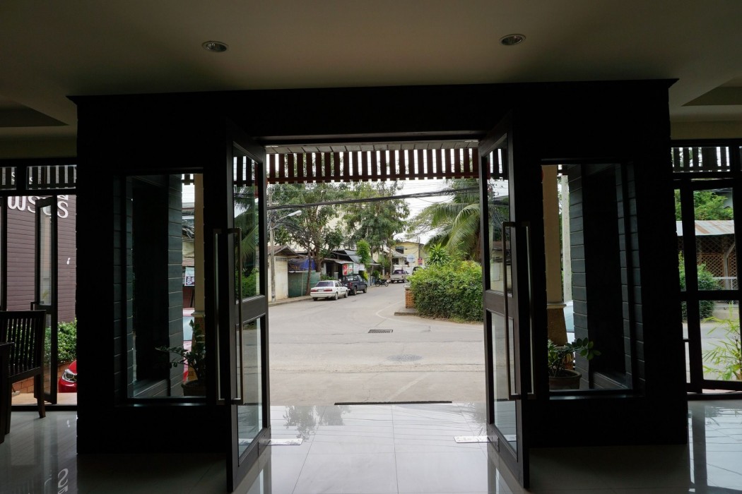 Ponburi Hotel 72/90