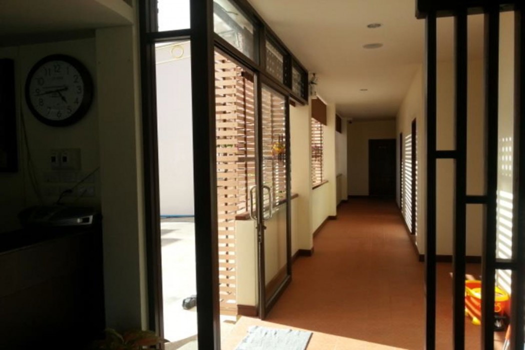 Ponburi Hotel 49/90