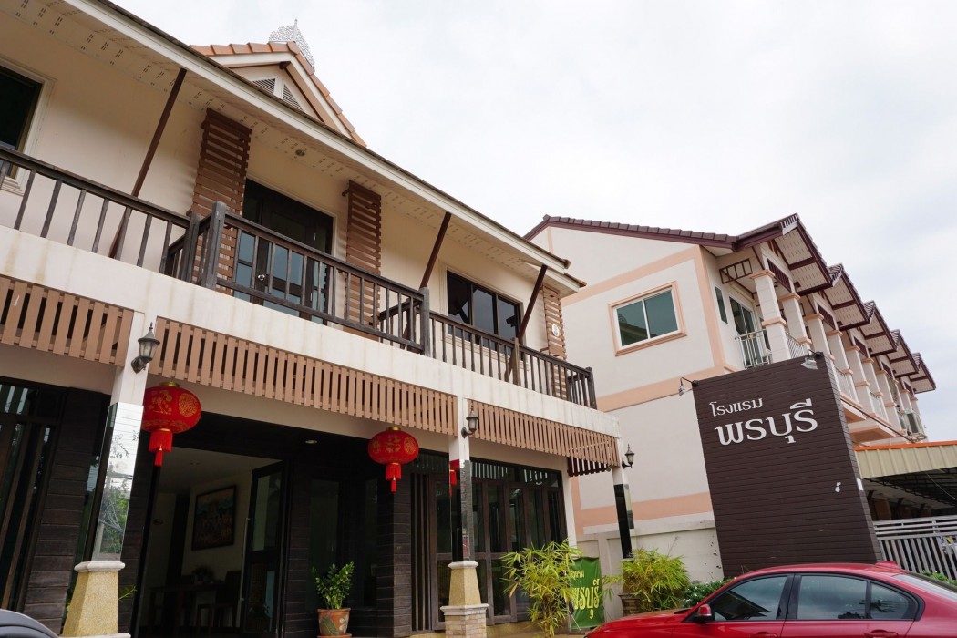 Ponburi Hotel 67/90