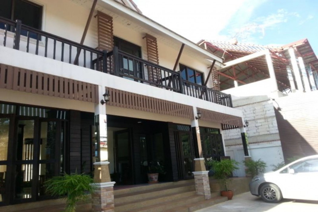 Ponburi Hotel 73/90