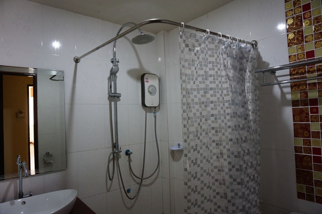 Ponburi Hotel 37/90