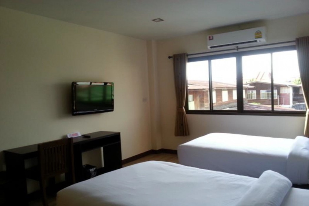 Ponburi Hotel 68/90