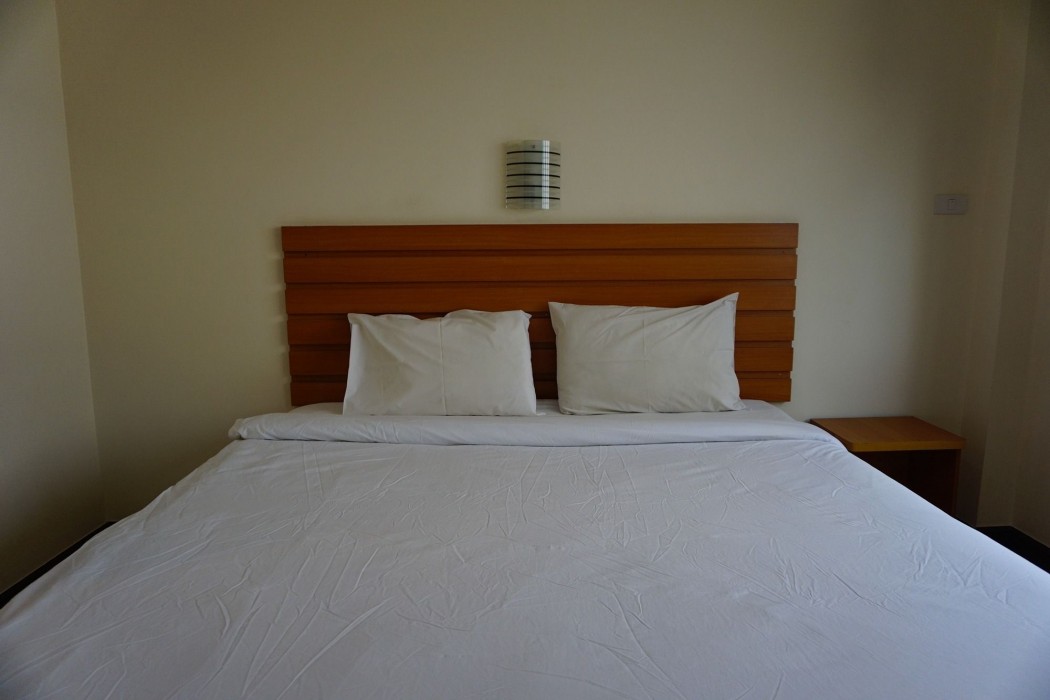 Ponburi Hotel 57/90