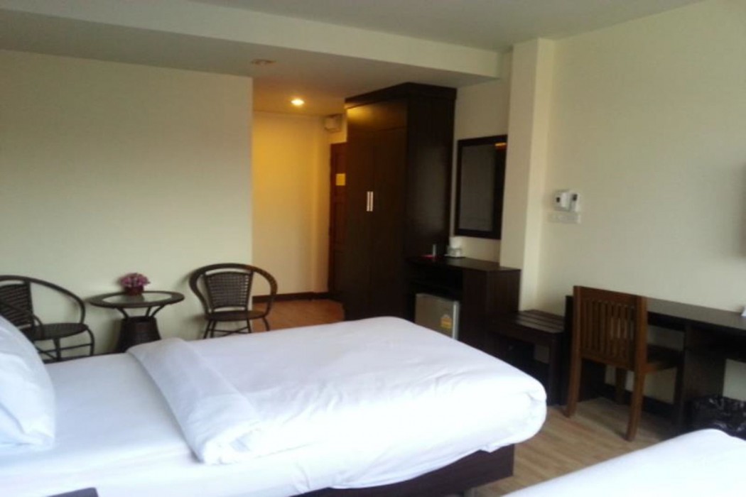 Ponburi Hotel 69/90