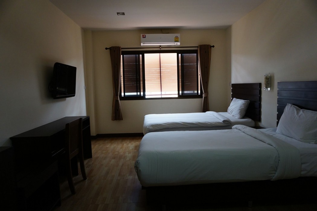 Ponburi Hotel 54/90