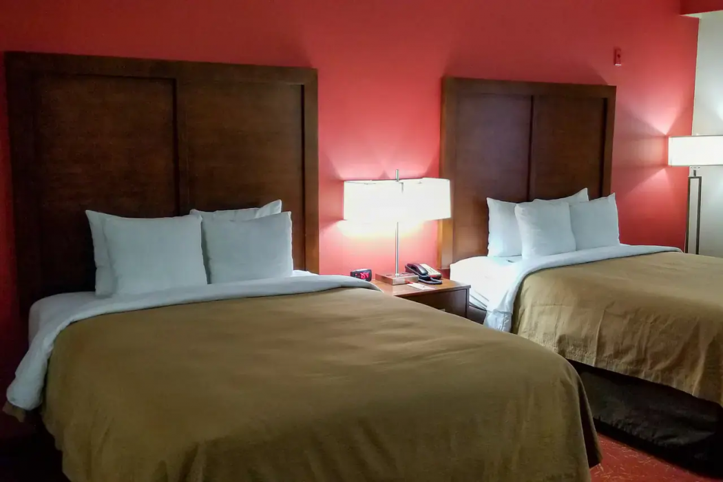 Econo Lodge Inn and Suites East Houston I-10 9/33