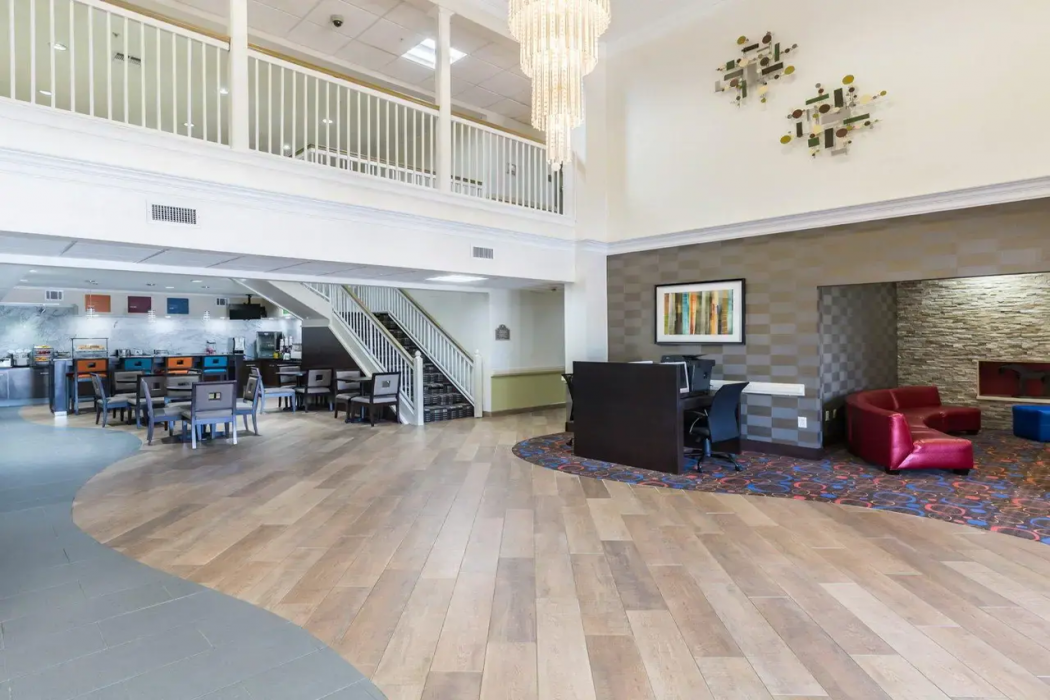 Econo Lodge Inn and Suites East Houston I-10 14/33