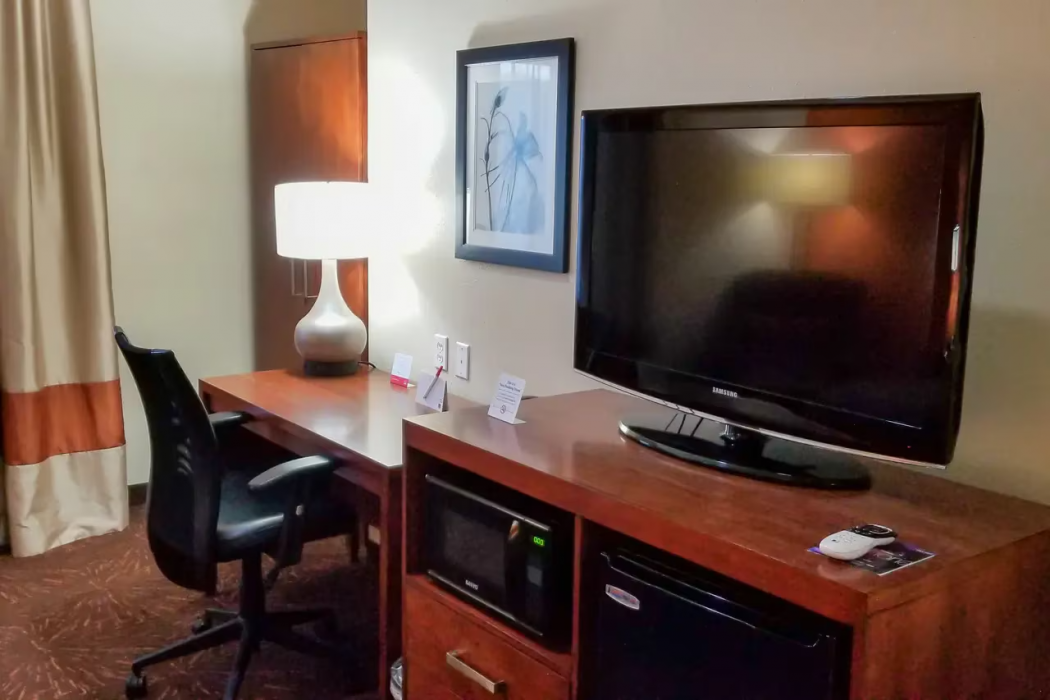 Econo Lodge Inn and Suites East Houston I-10 15/33