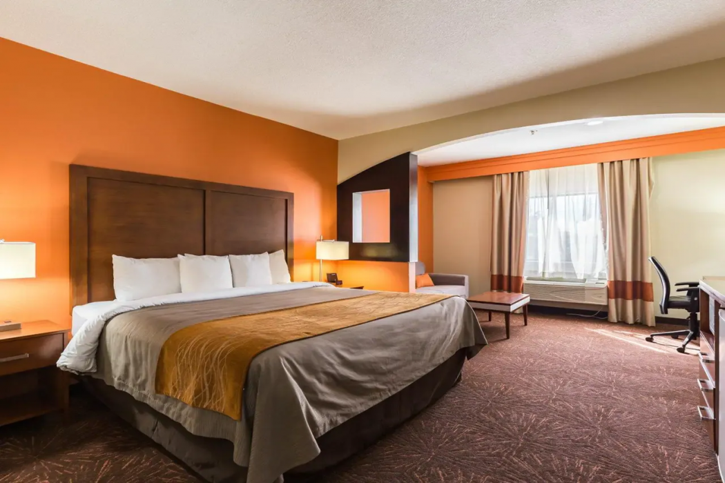 Econo Lodge Inn and Suites East Houston I-10 12/33