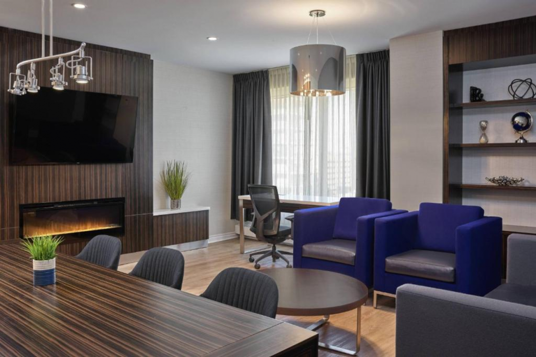 Delta Hotels By Marriott Edmonton Centre Suites 11/16