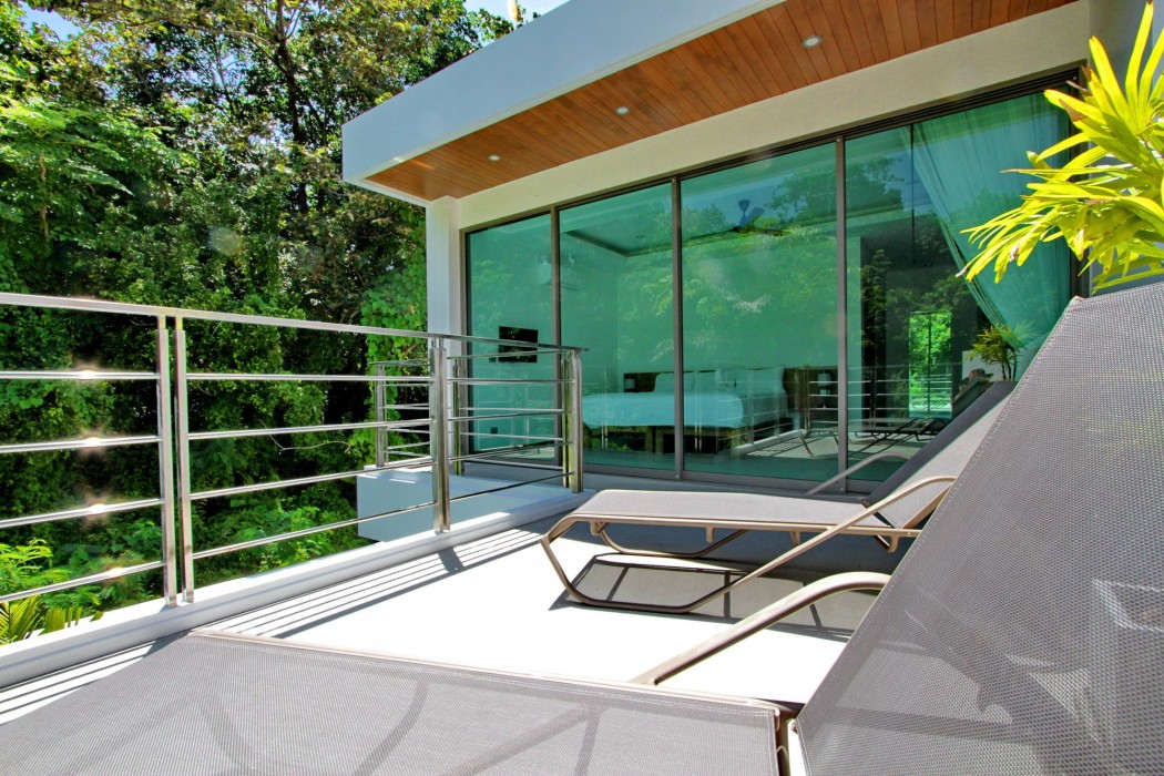 Ya Nui Beach Villas 12/53