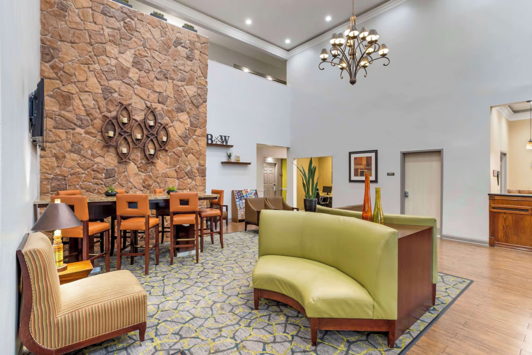 Best Western Plus Hobby Airport Inn and Suites 5/58