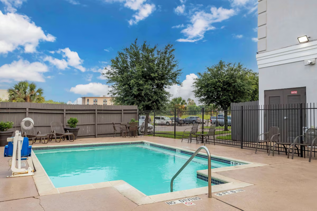 Best Western Plus Hobby Airport Inn and Suites 23/58