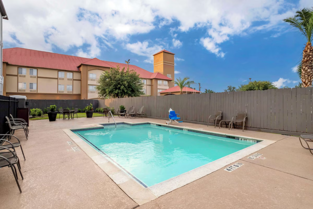 Best Western Plus Hobby Airport Inn and Suites 22/58