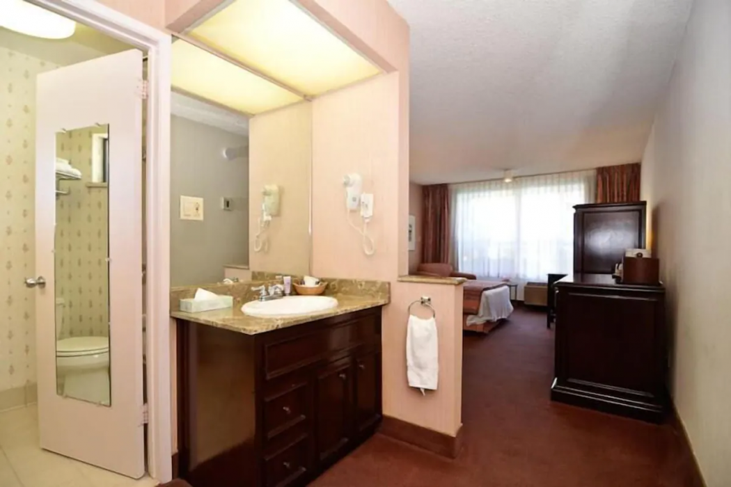 Days Inn by Wyndham Mountain View 31/96