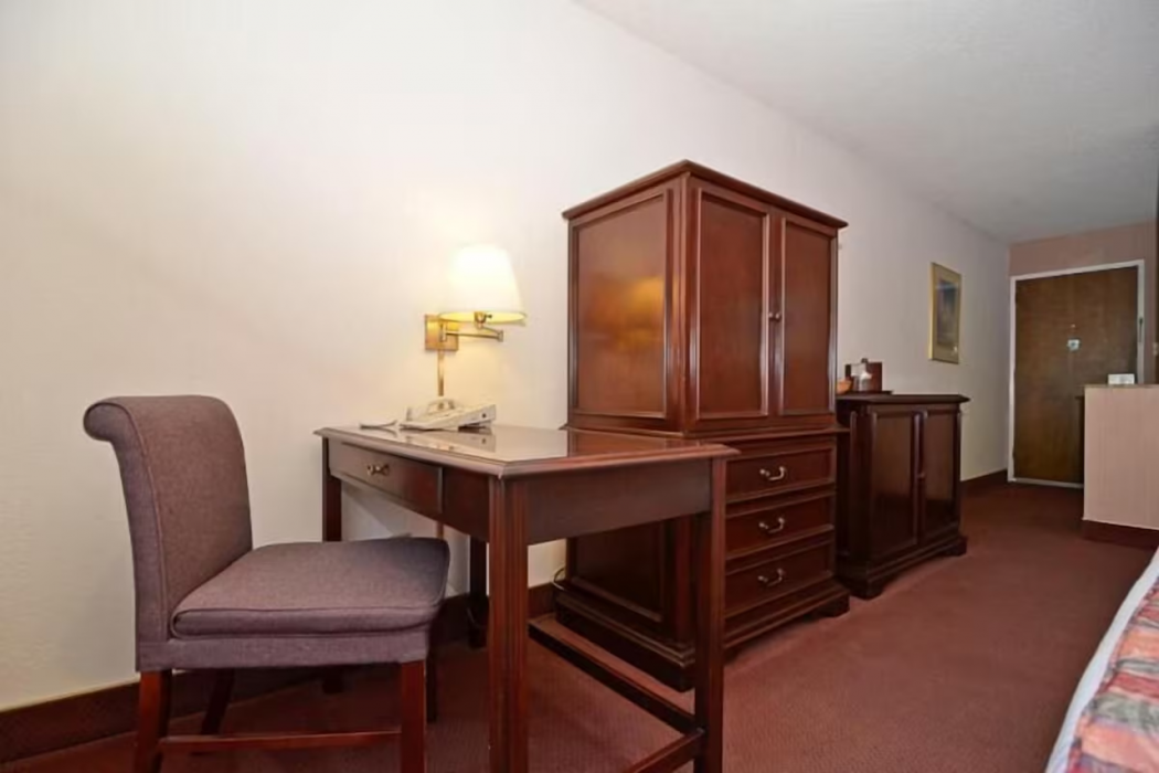 Days Inn by Wyndham Mountain View 41/96