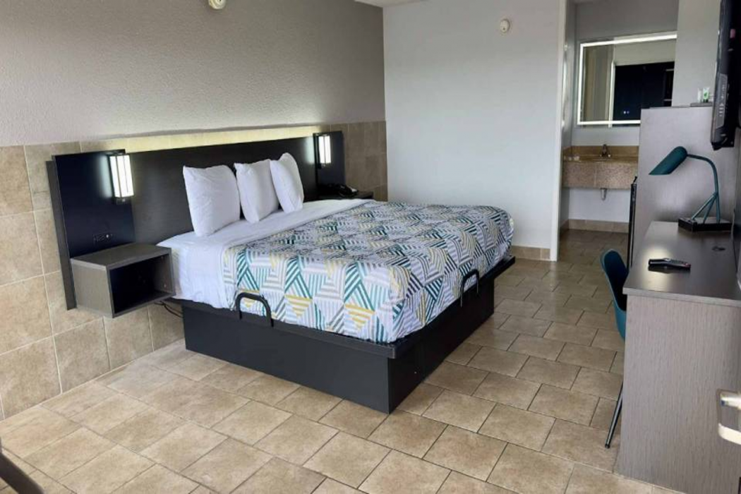 Motel6 Mesquite, TX – Town East 12/42