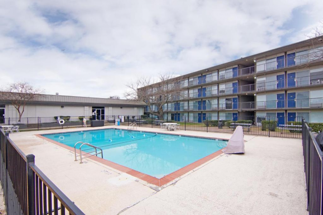 Motel6 Mesquite, TX – Town East 26/42