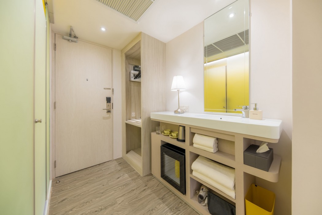 Yello Rooms 15/16