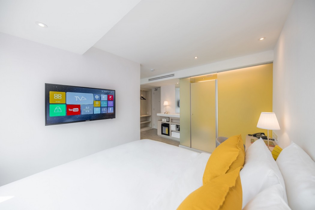 Yello Rooms 13/16