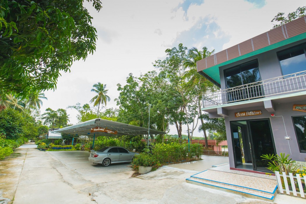 The Neenlawat Riverside 36/99
