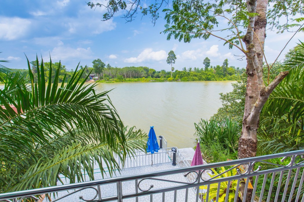 The Neenlawat Riverside 64/99